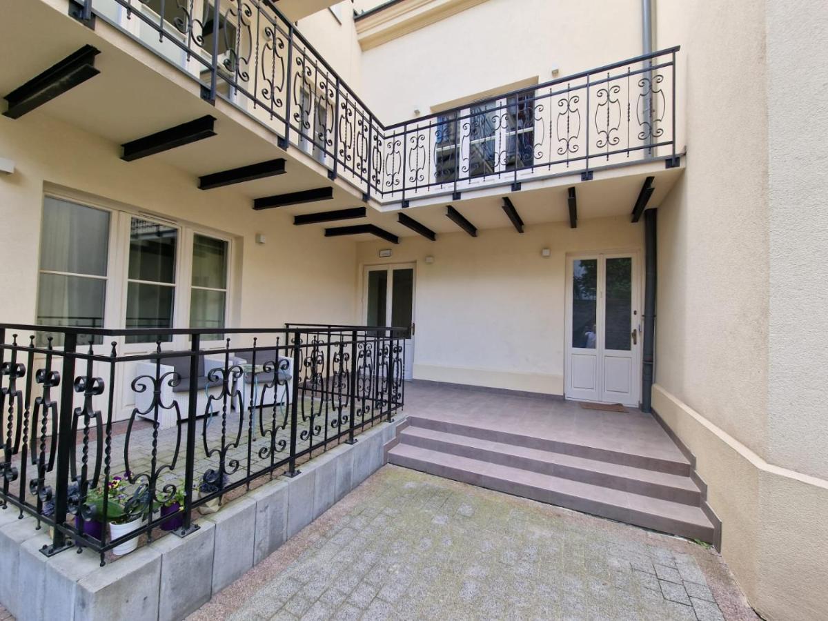 Apartamenty Sebastiana Krakow Bagian luar foto